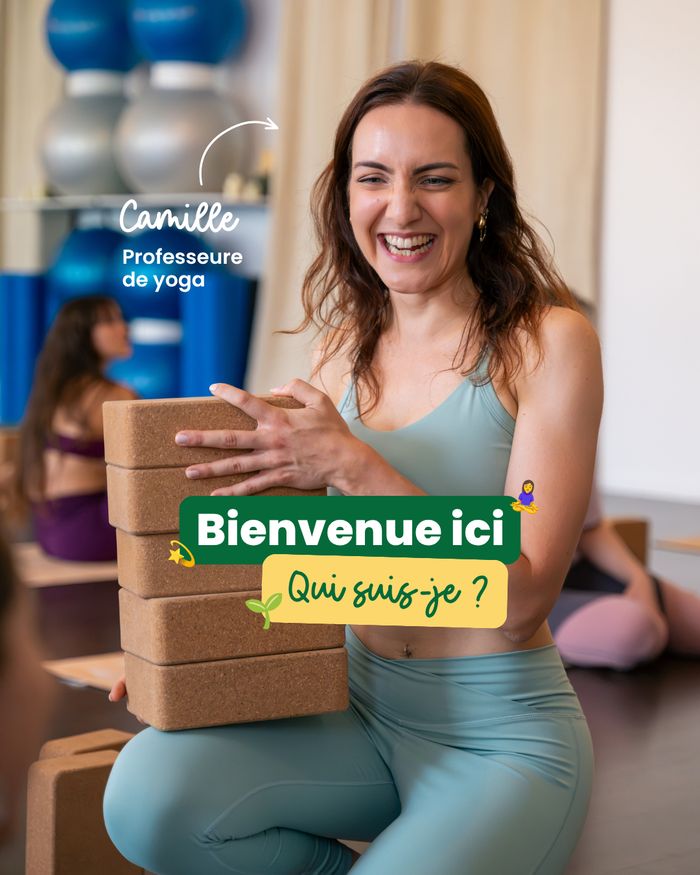 Bienvenue, présentation de Camille, professeure de yoga au Mans